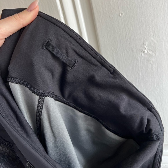 Lululemon Run Inspire Crop II All Full-On Luxstreme Sequin Snake Slate Black - Picture 8 of 12